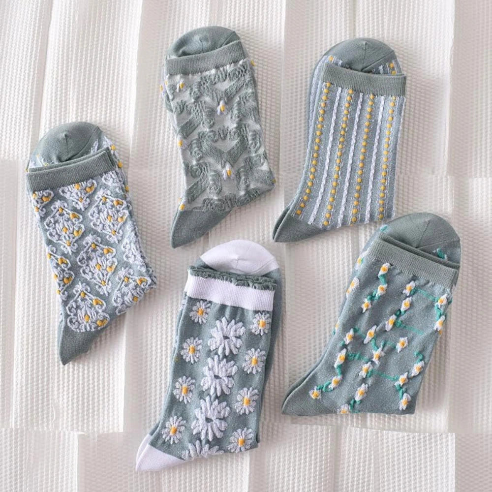 5 Pairs of Socks – Soft Blue Floral Comfort