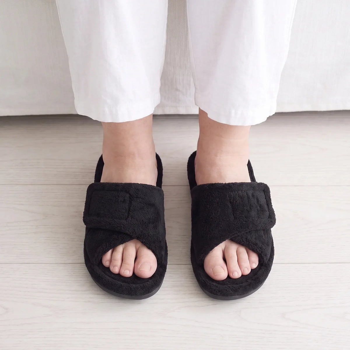 Cloud Slide Black lifestyle
