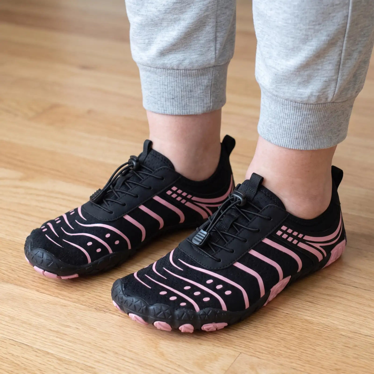 Cloud Stroll Black/Pink lifestyle